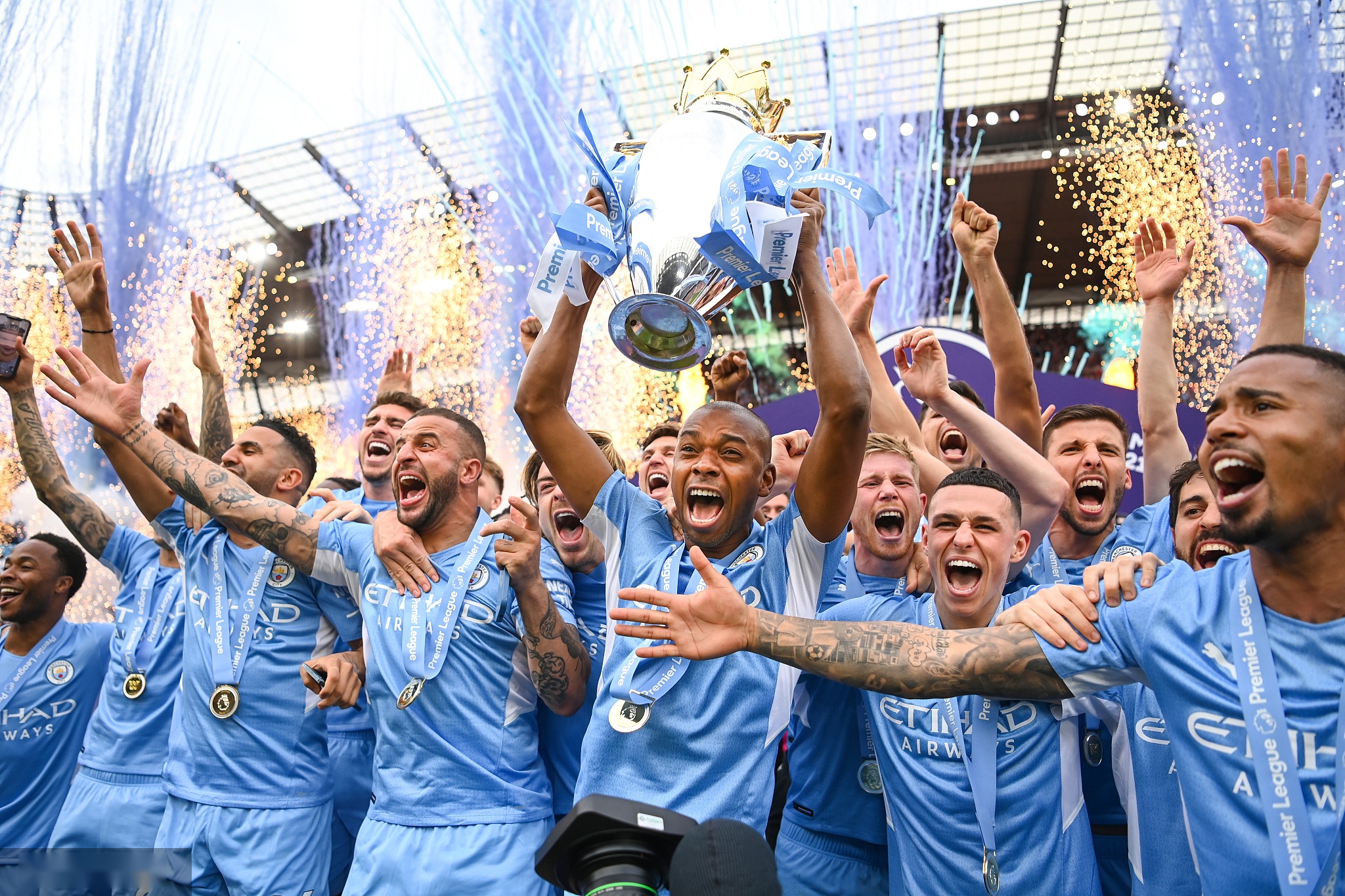 升至历史高 升至历史高